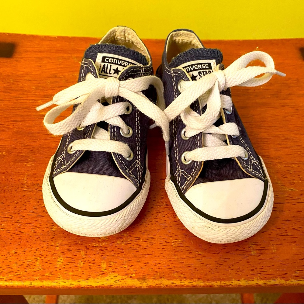 Navy Converse size 6 Kids(Have original box)